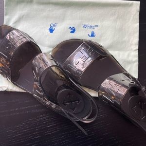 Off White Jelly Sandals | Gray | Size 9